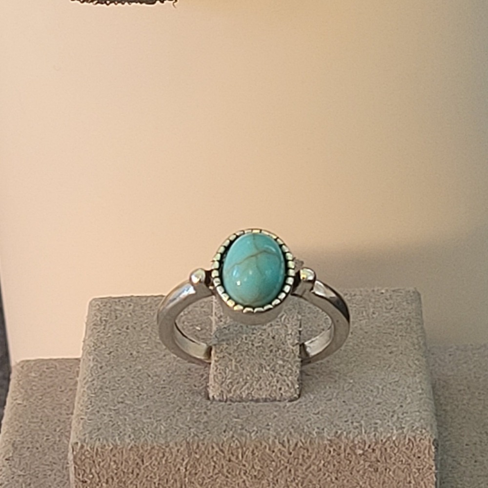 Southwestern Turquoise Color Silver Tone Oval Cabochon Ring Size 4.75 Boho